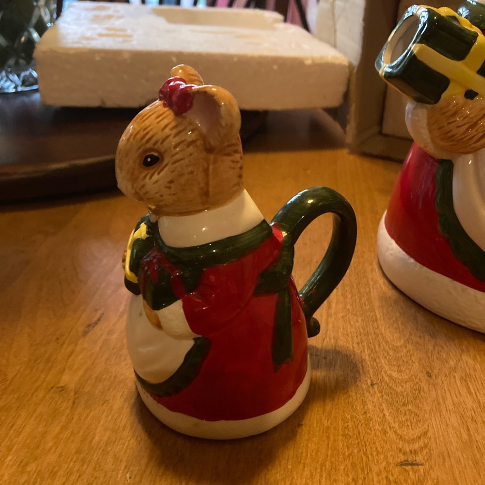 QVC network Holiday Mouse Ceramic Tea Set - Picture 2 of 14